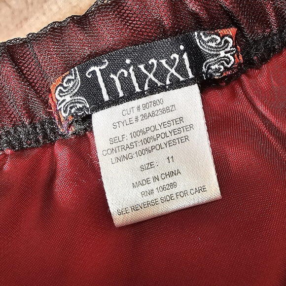 Red & Black Strappless lace dress - Picture 8 of 8